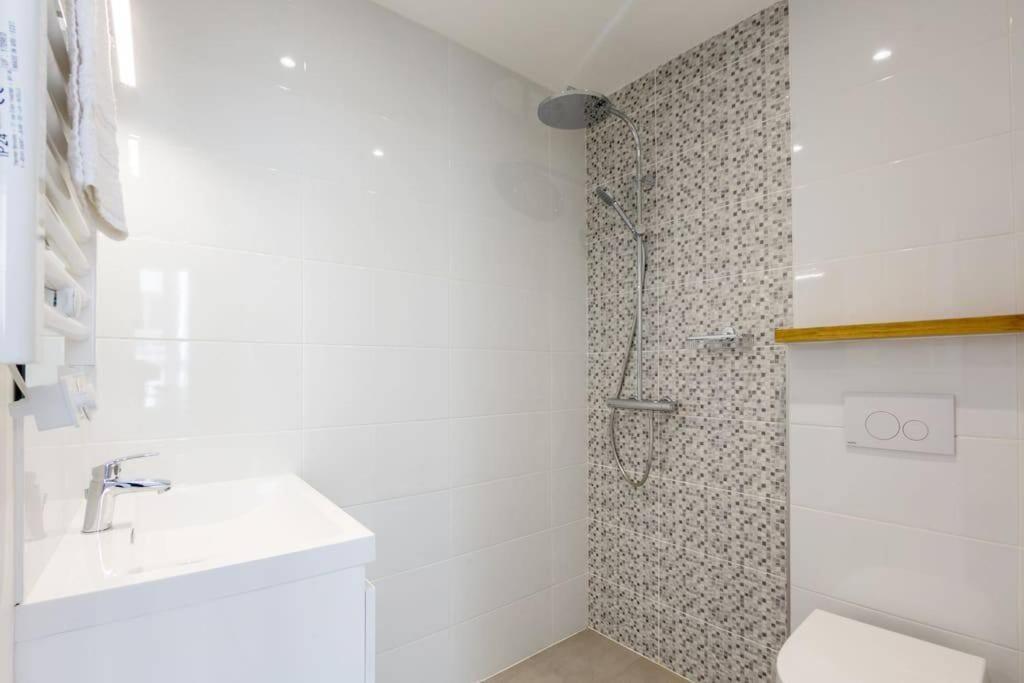 ברסט La Chambre Liberte 2, Sdb Privative Et Tv, Cuisine Salon Partages, Confort Et Hypercentre מראה חיצוני תמונה